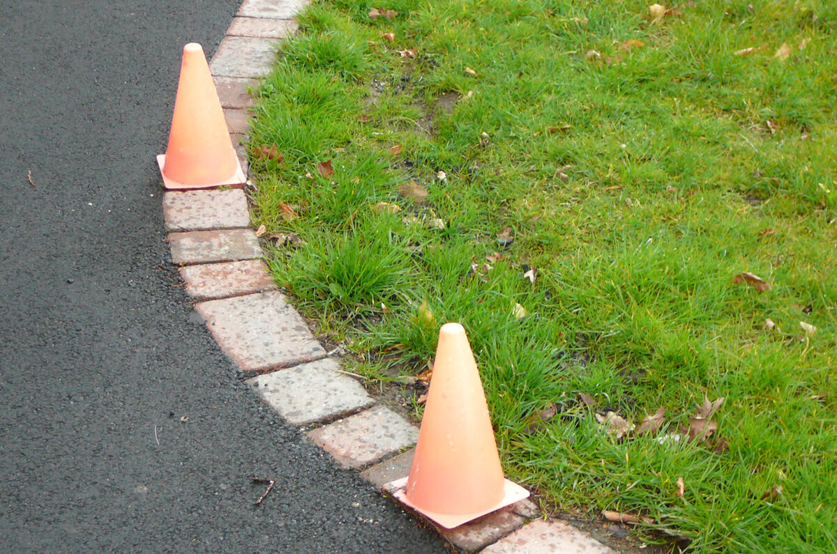 My own cones hotline Autocar